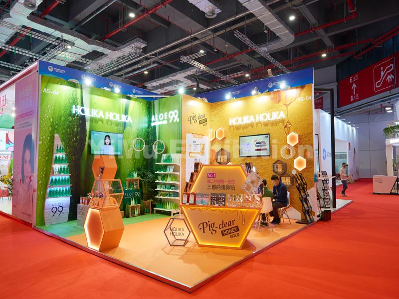 HOLIKA HOLIKA's booth construction HOLIKA HOLIKA's booth construction