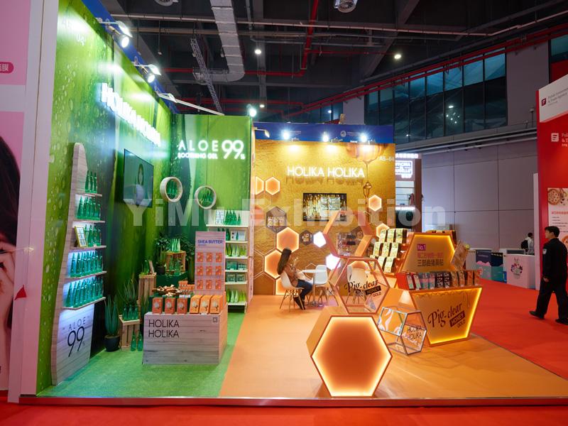HOLIKA HOLIKA's booth construction